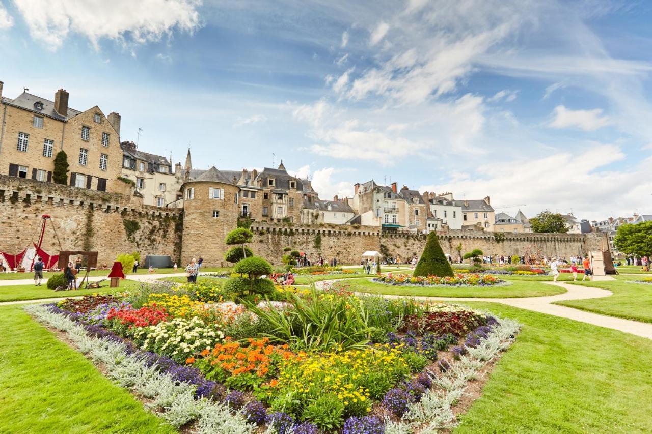 Studio Bis Tout Confort En Hyper Centre De Vannes Apartment ภายนอก รูปภาพ